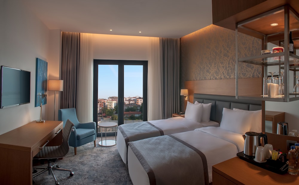 Holiday Inn Istanbul Tuzla Bay 4