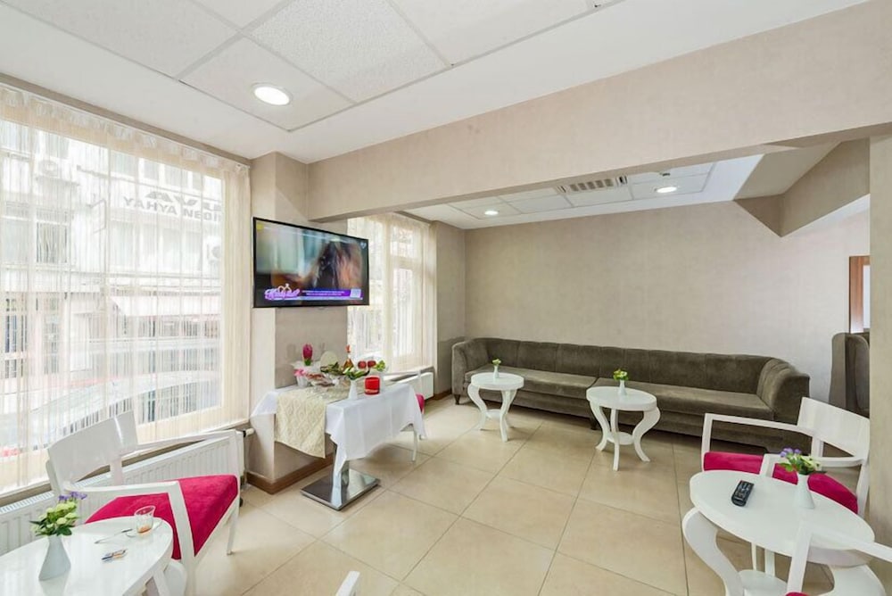 La Garden Hotel 11