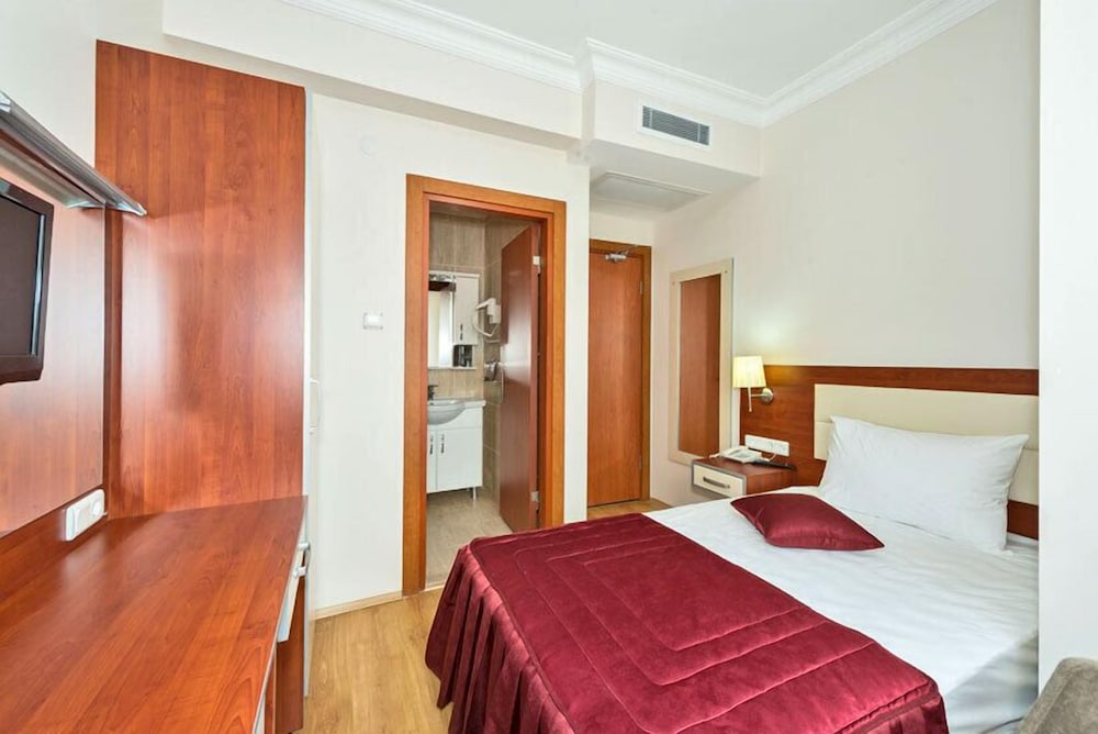 La Garden Hotel 12