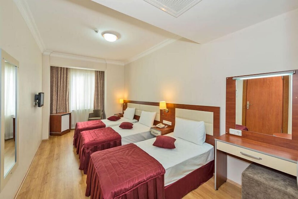 La Garden Hotel 24