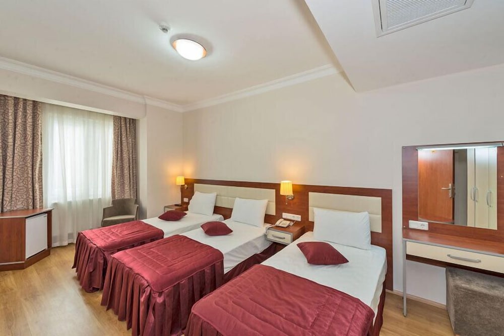 La Garden Hotel 13