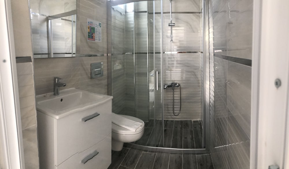 Lizo Hotel 11