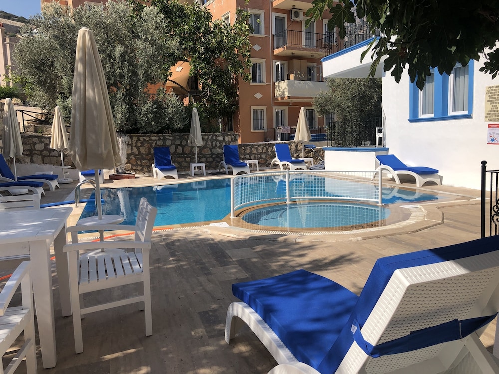 Lizo Hotel 1