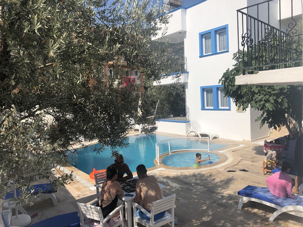 Lizo Hotel 16