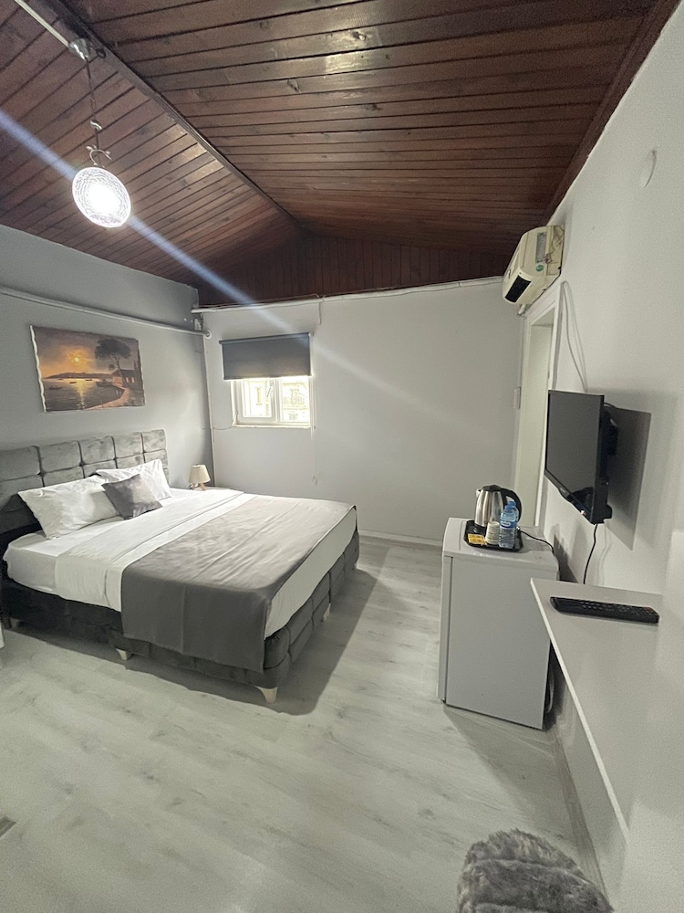 Oldmile Palace Hotel 10