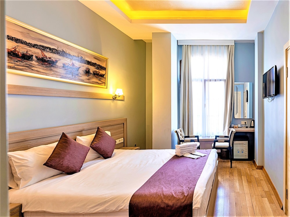 Ragip Pasha Apartments 23