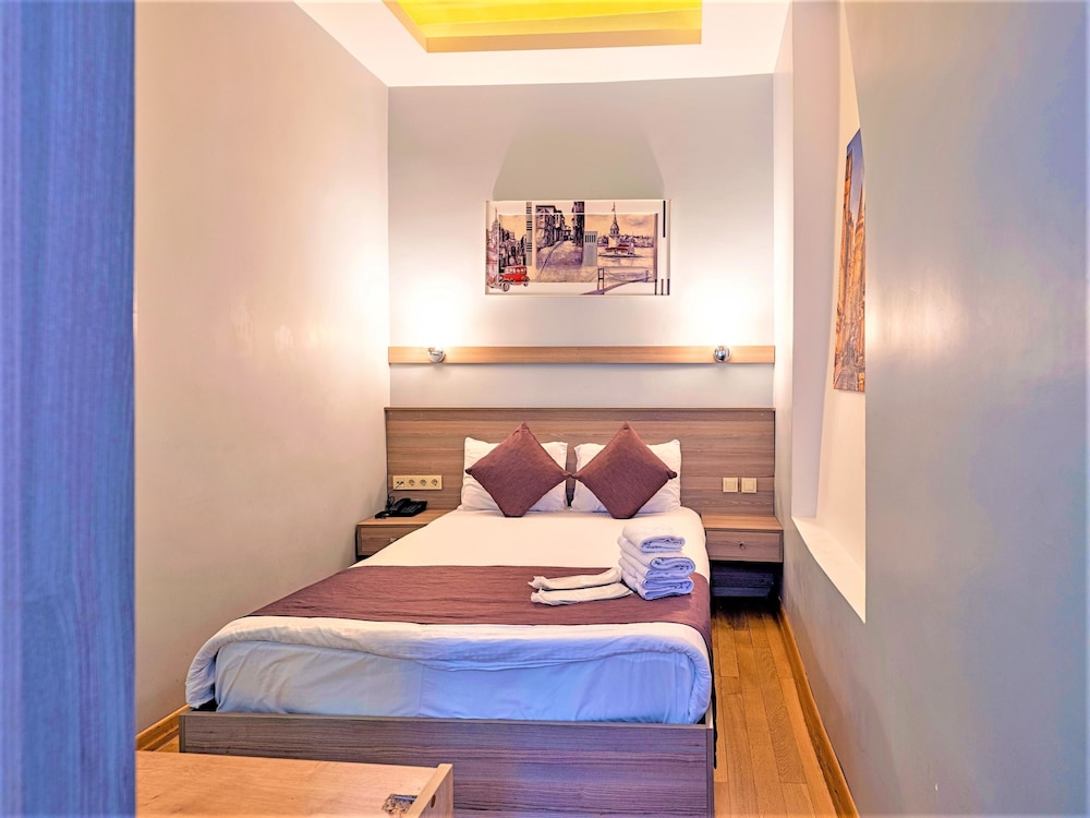 Ragip Pasha Apartments 15
