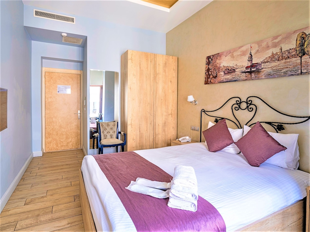 Ragip Pasha Apartments 19