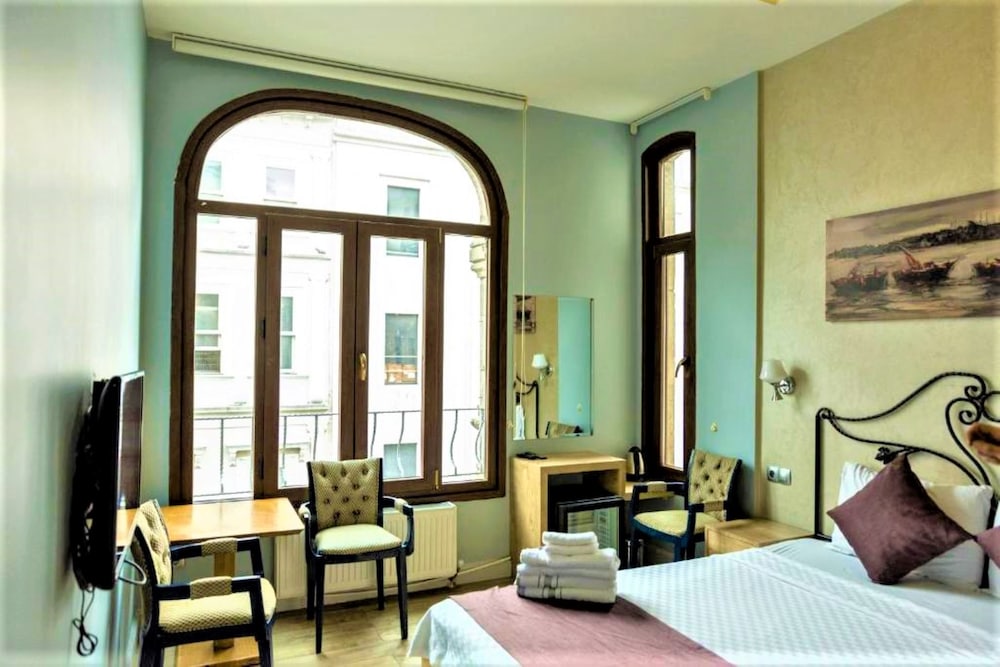 Ragip Pasha Apartments 21