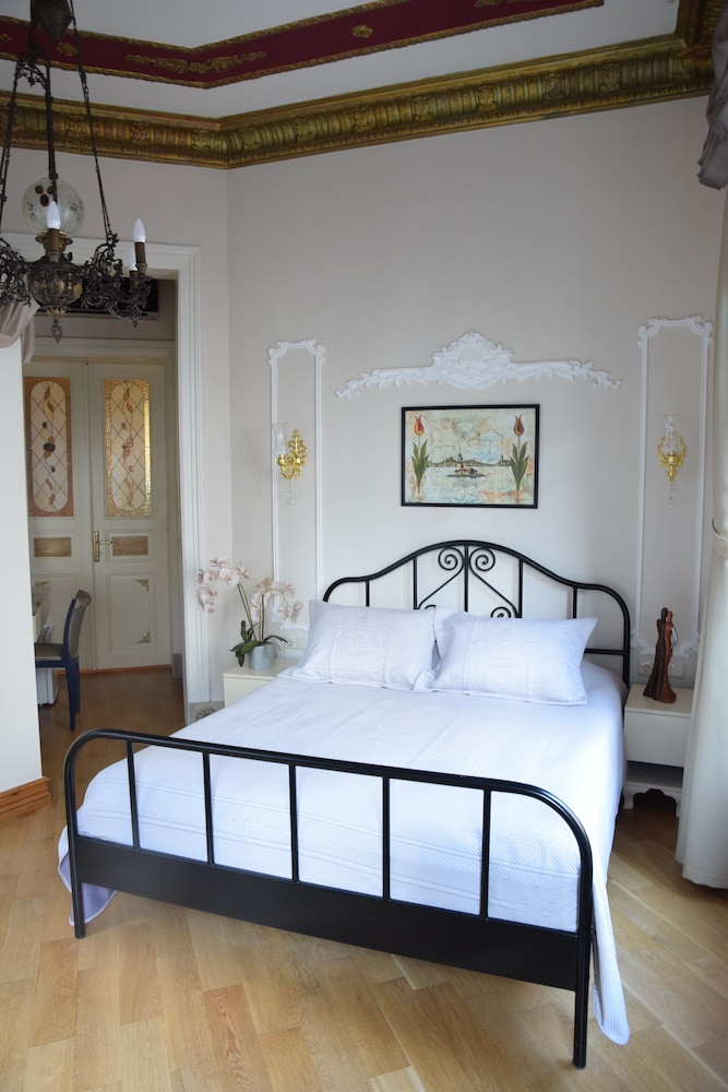 Ragip Pasha Apartments 5
