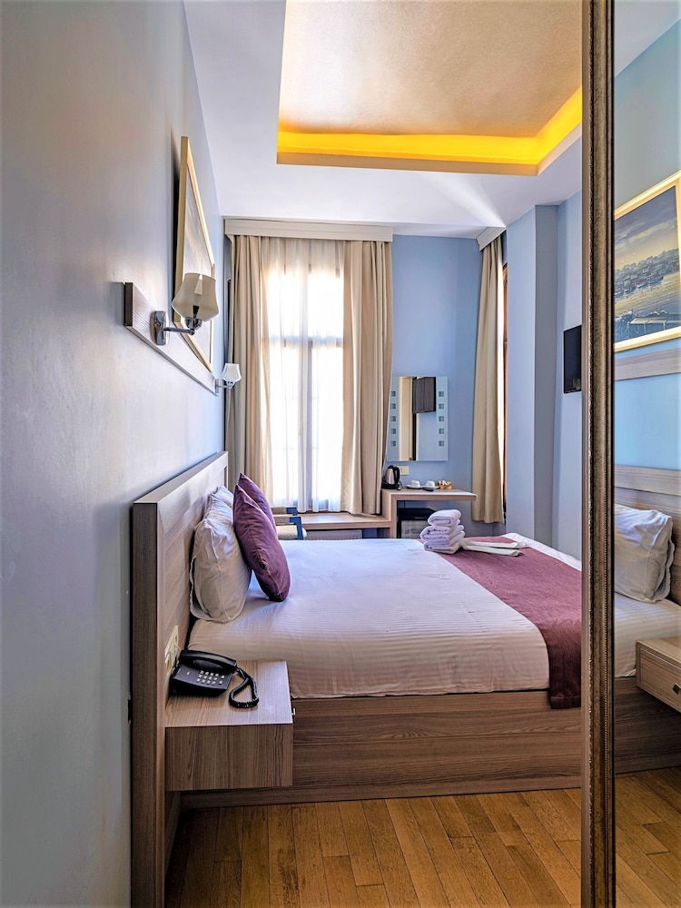 Ragip Pasha Apartments 22