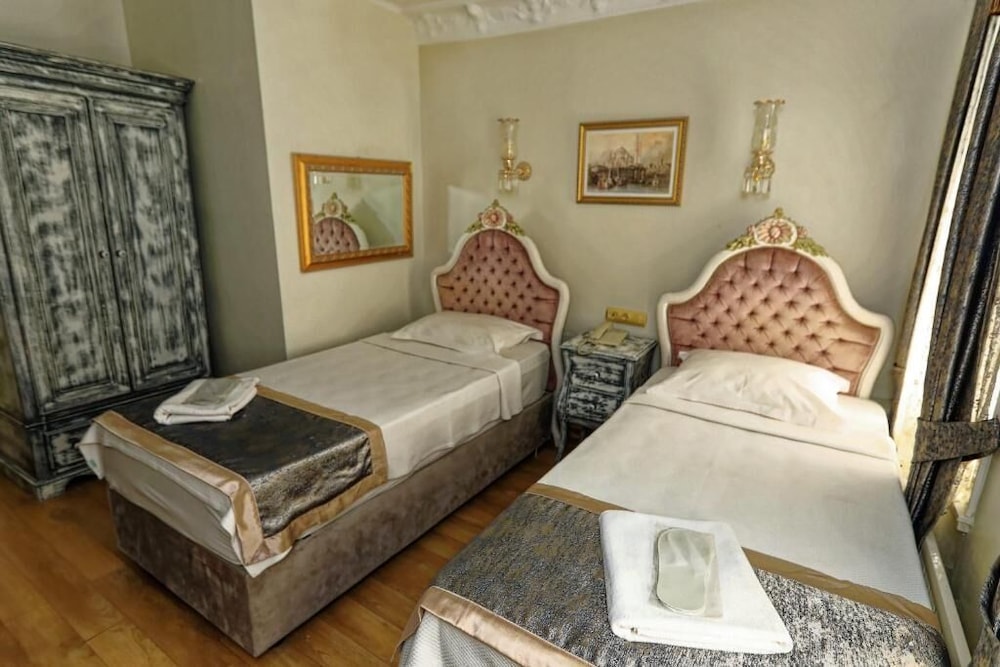 Romantic Mansion 5