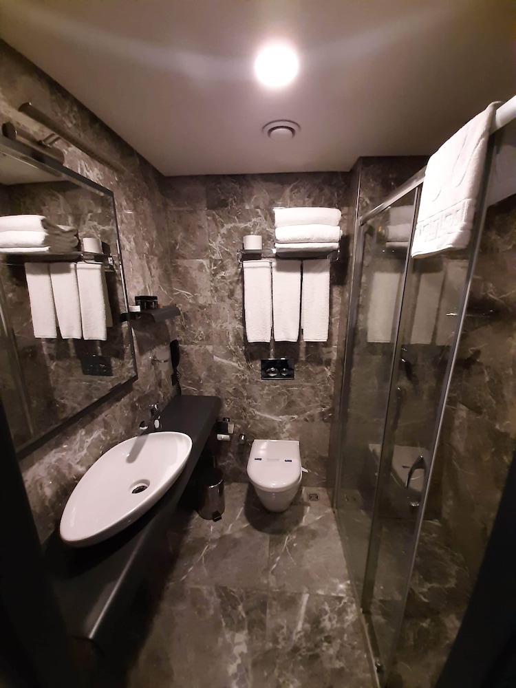 Sapko Airport Hotel 23