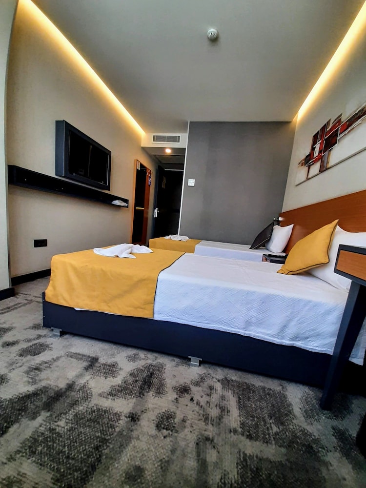 Sapko Airport Hotel 20