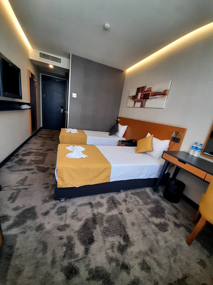 Sapko Airport Hotel 11
