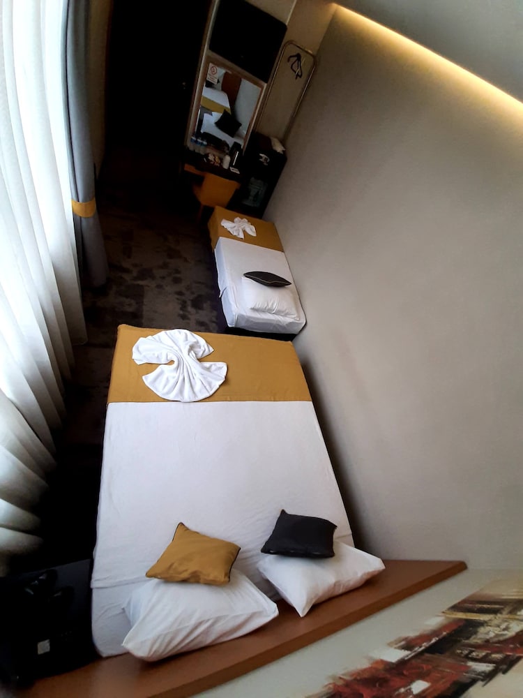 Sapko Airport Hotel 12
