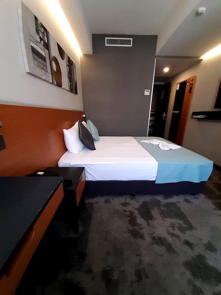 Sapko Airport Hotel 19