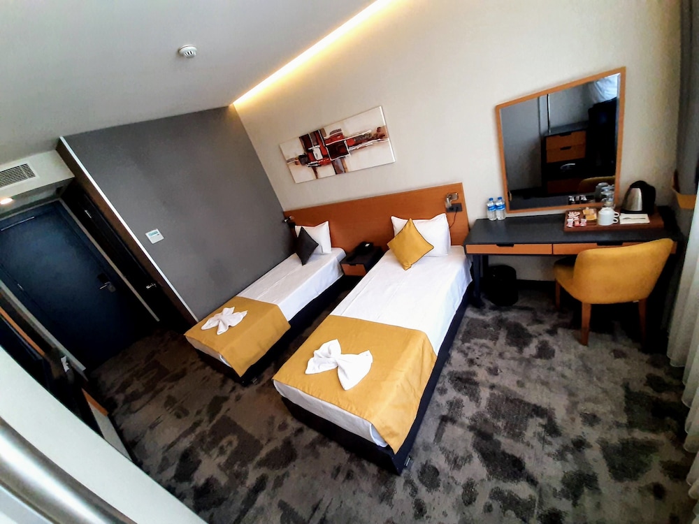 Sapko Airport Hotel 10