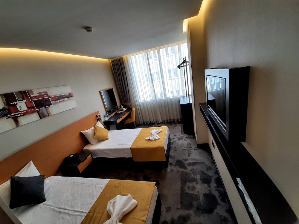 Sapko Airport Hotel 8