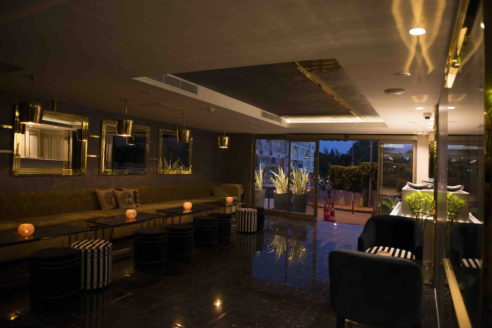Sky Kamer Hotel 10