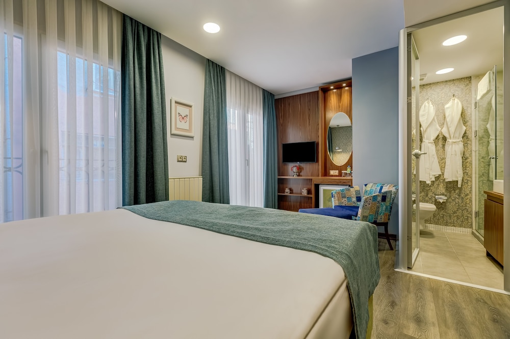 Sometimes Hotel 11