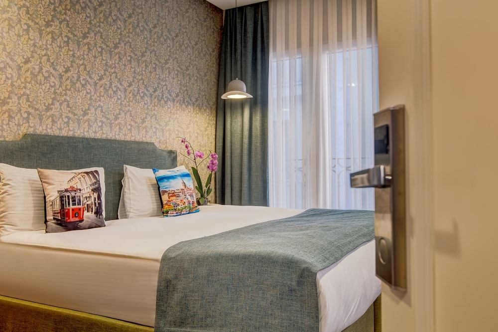 Sometimes Hotel 8