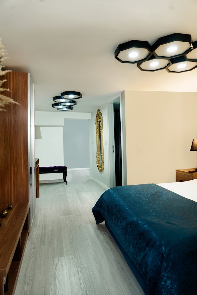 Taksim Yazici Residence 13