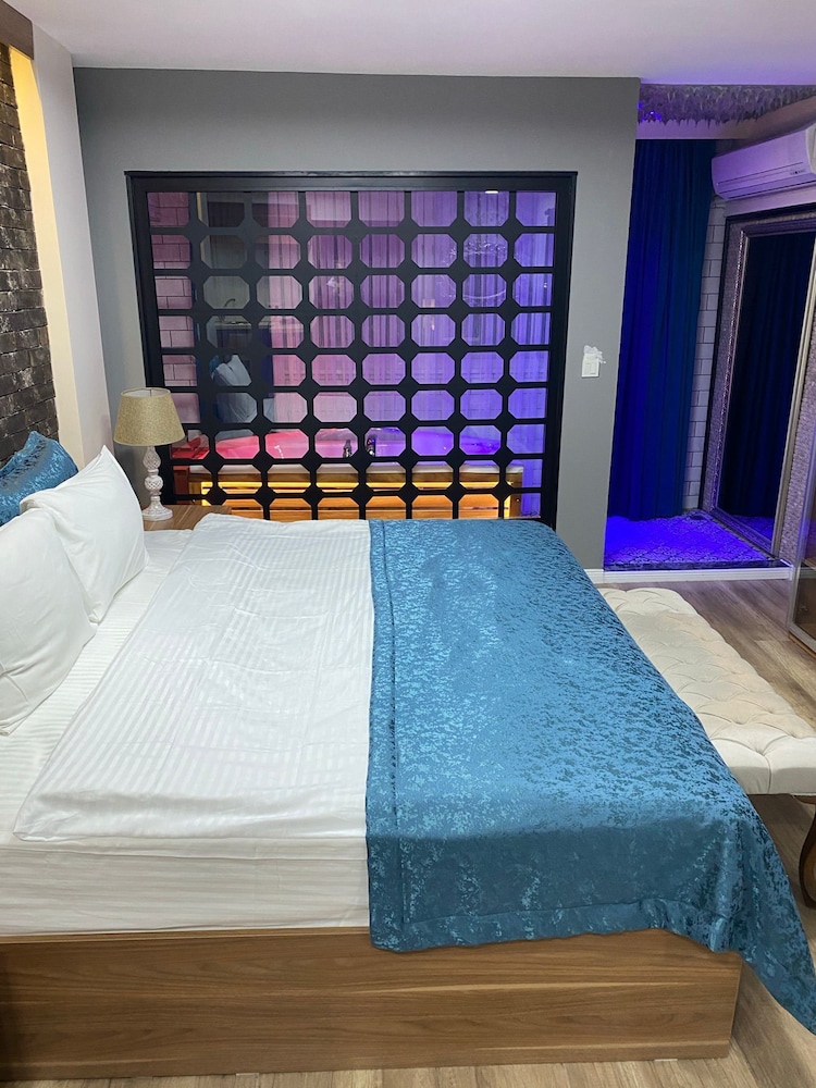 Taksim Yazici Residence 21