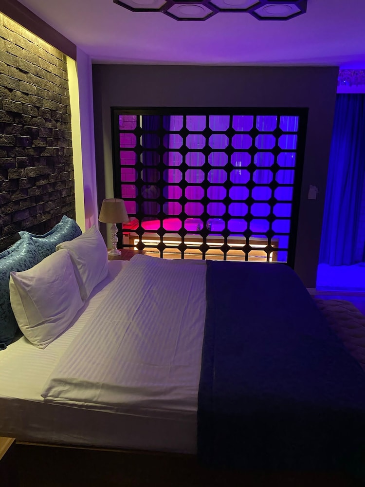 Taksim Yazici Residence 24