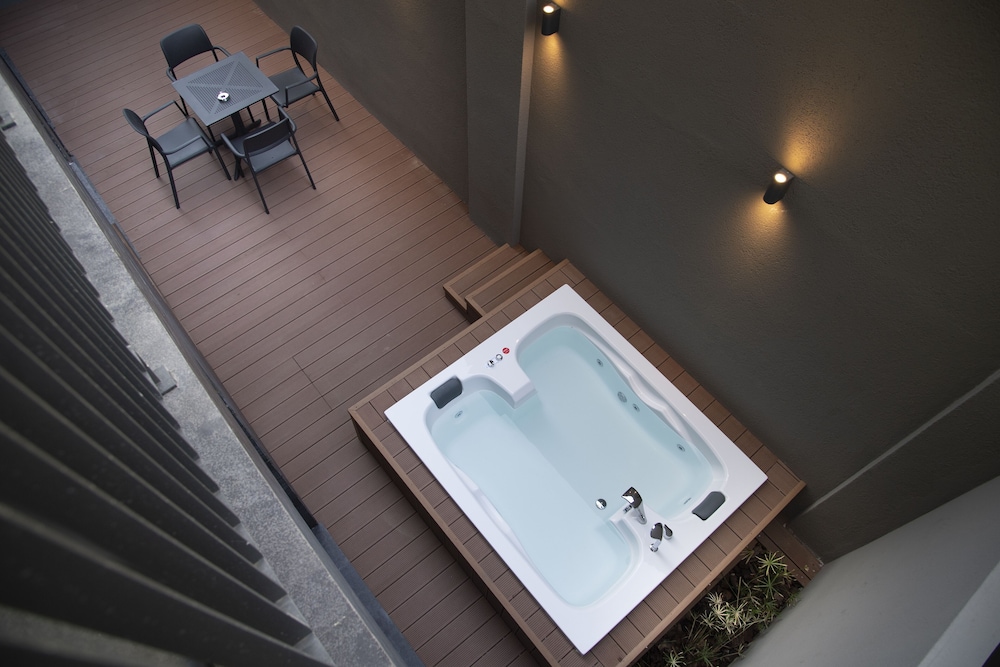 Trend Suites 19