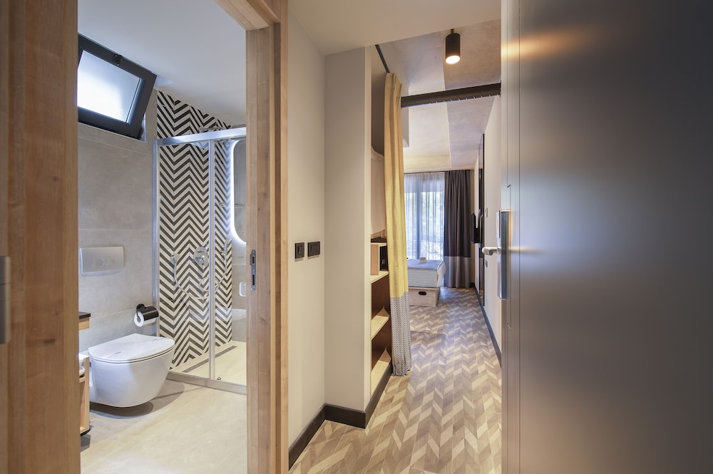 Trend Suites 18