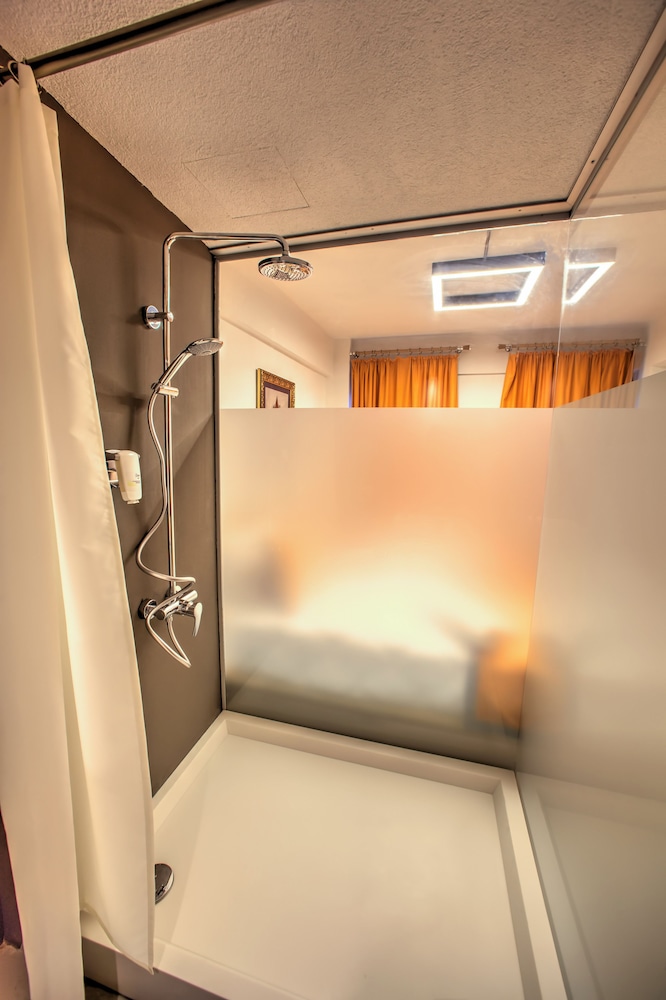 Vavien Hotel 21