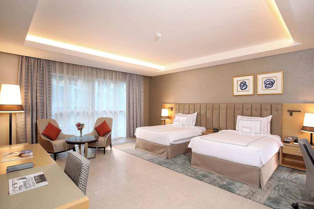 Grand Cosmopolitan Hotel 17