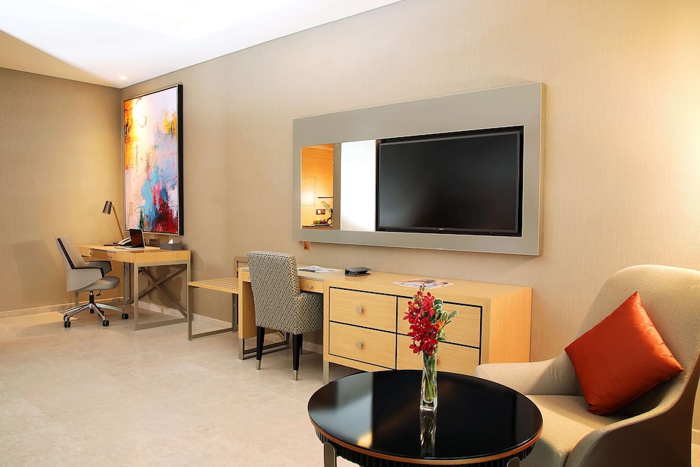 Grand Cosmopolitan Hotel 22