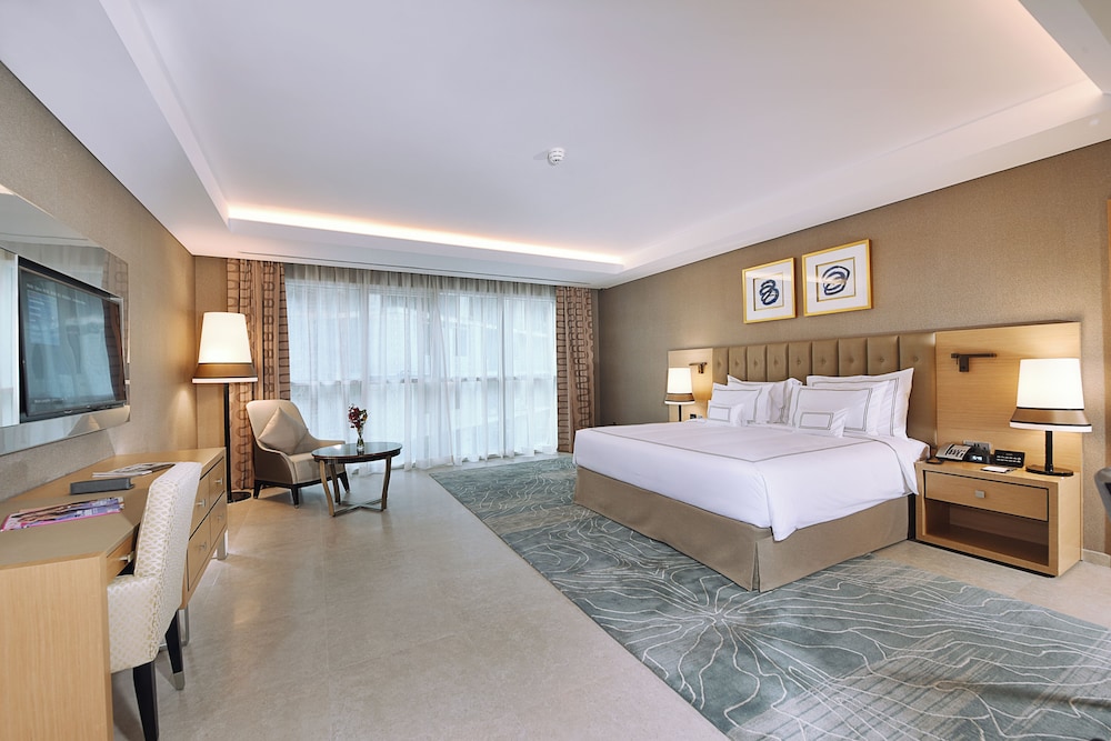 Grand Cosmopolitan Hotel 10