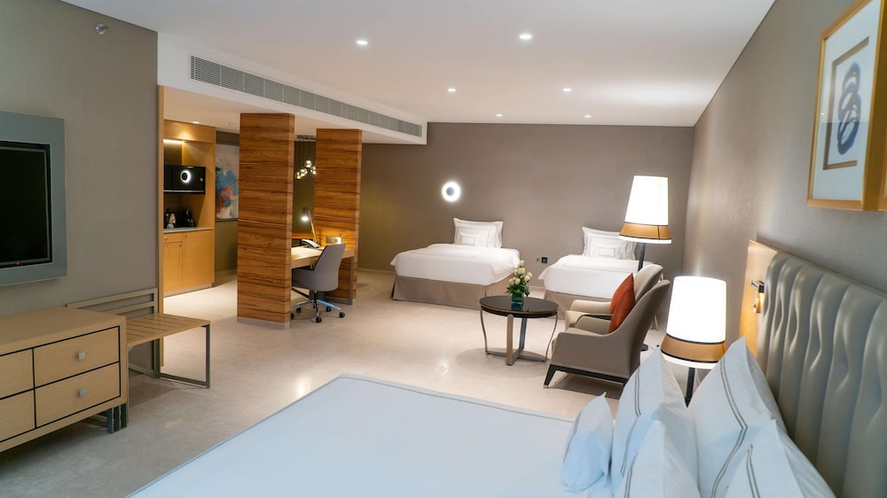 Grand Cosmopolitan Hotel 23
