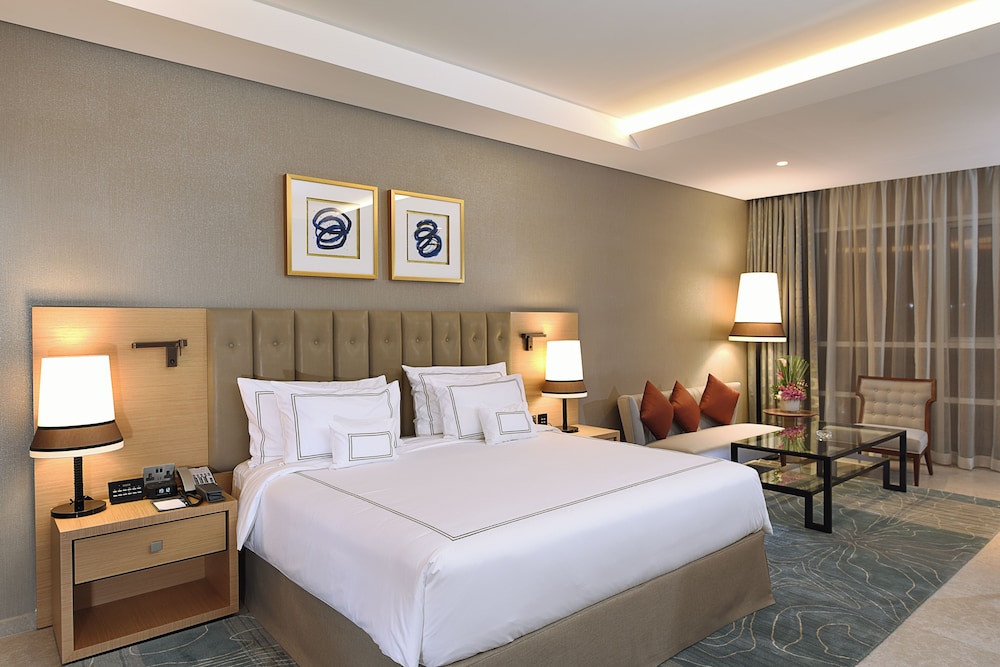 Grand Cosmopolitan Hotel 6