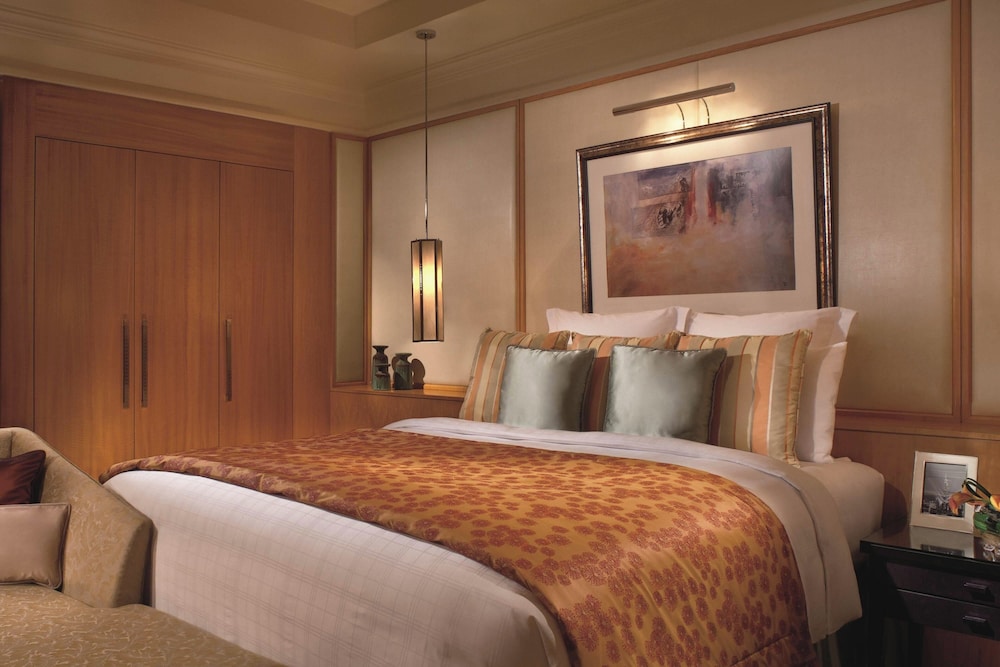 The Ritz-Carlton Dubai International Financial Centre Executive Residences 4