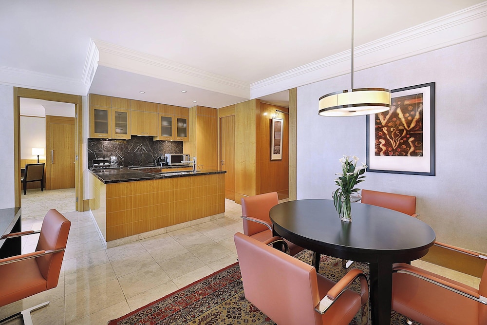 The Ritz-Carlton Dubai International Financial Centre Executive Residences 9