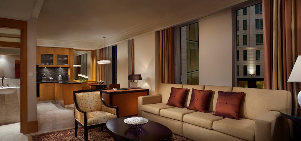 The Ritz-Carlton Dubai International Financial Centre Executive Residences 17