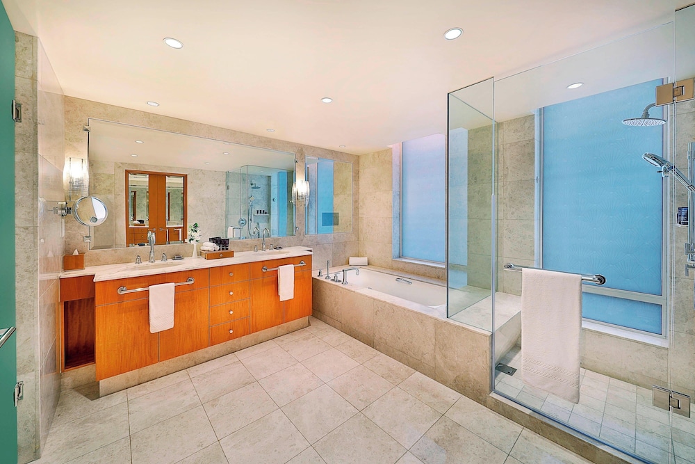 The Ritz-Carlton Dubai International Financial Centre Executive Residences 20