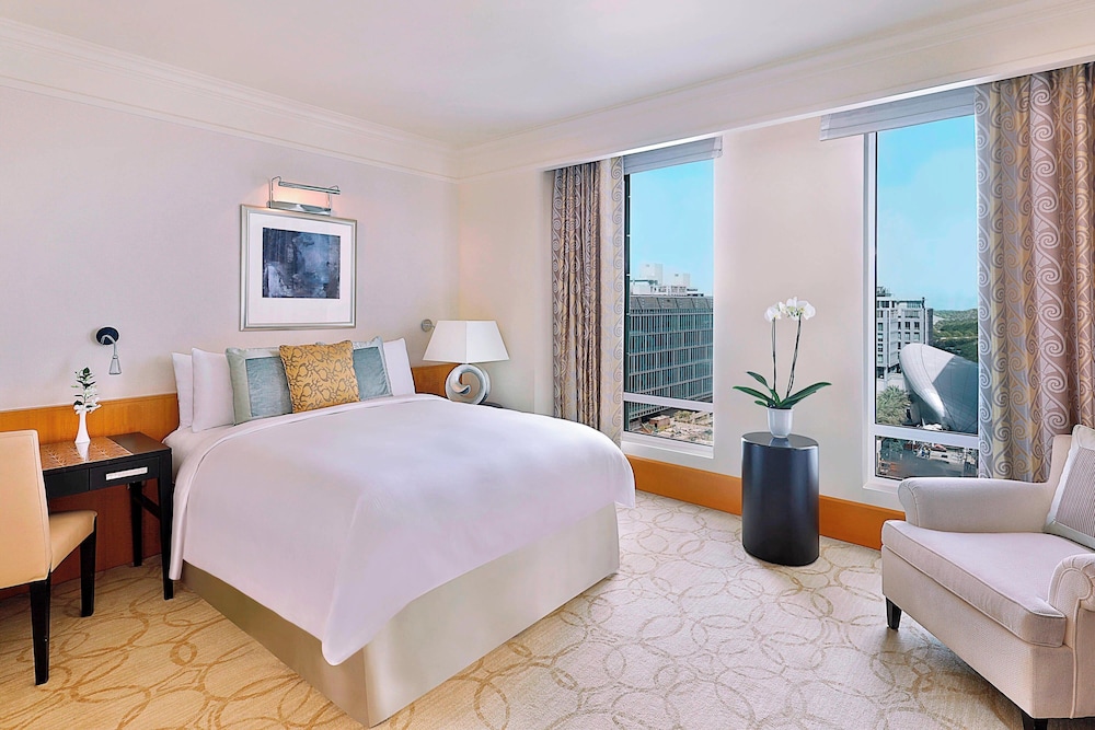 The Ritz-Carlton Dubai International Financial Centre Executive Residences 12