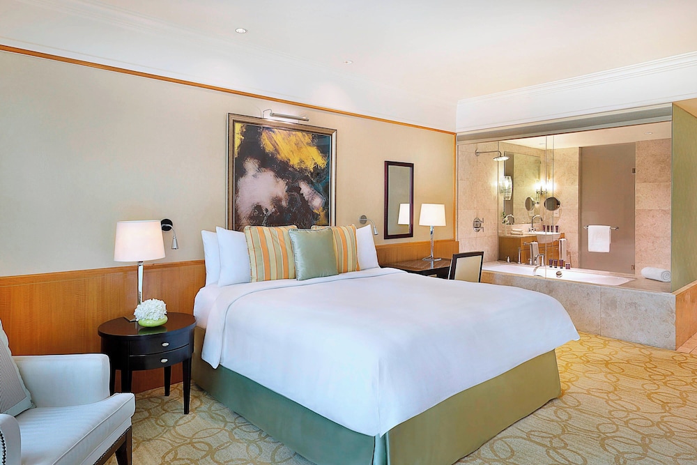 The Ritz-Carlton Dubai International Financial Centre Executive Residences 7