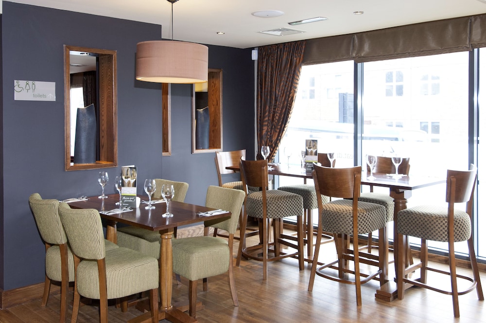 Premier Inn Maidstone Town Centre 15