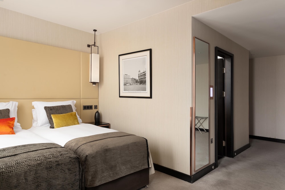 Montcalm Royal London House, Autograph Collection 13