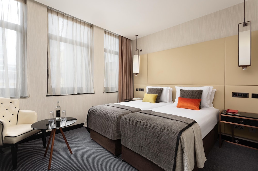 Montcalm Royal London House, Autograph Collection 6