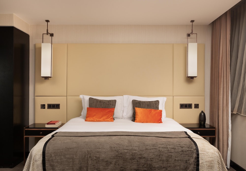 Montcalm Royal London House, Autograph Collection 17