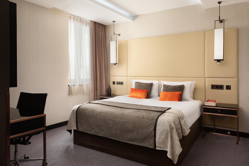 Montcalm Royal London House, Autograph Collection 18