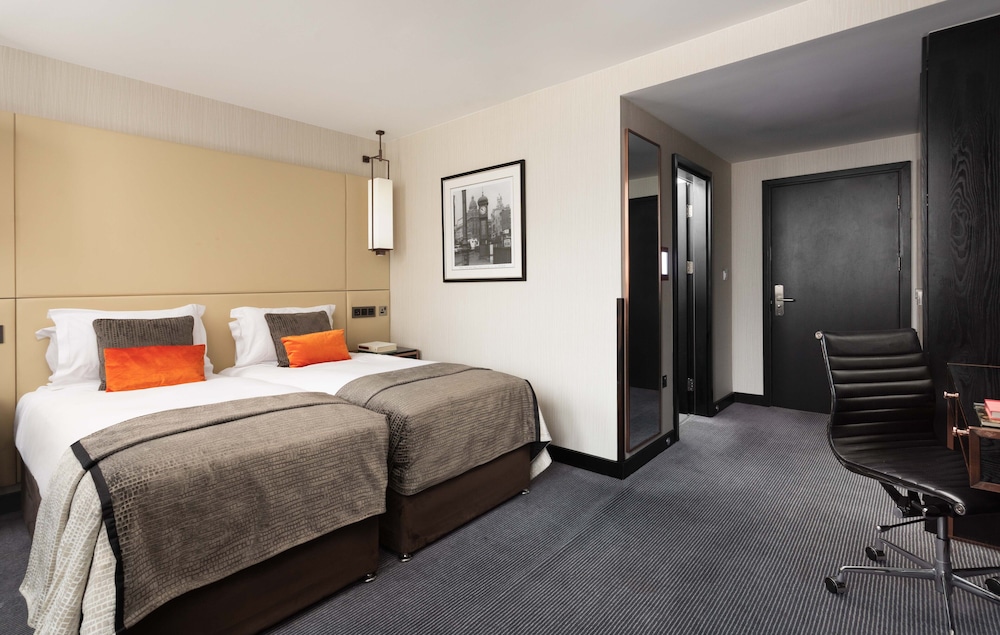 Montcalm Royal London House, Autograph Collection 10