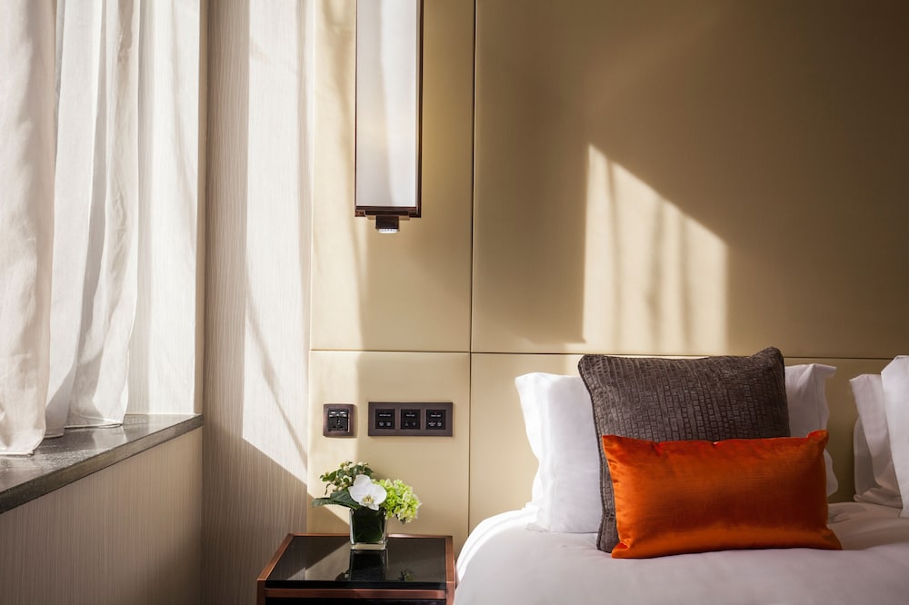 Montcalm Royal London House, Autograph Collection 19